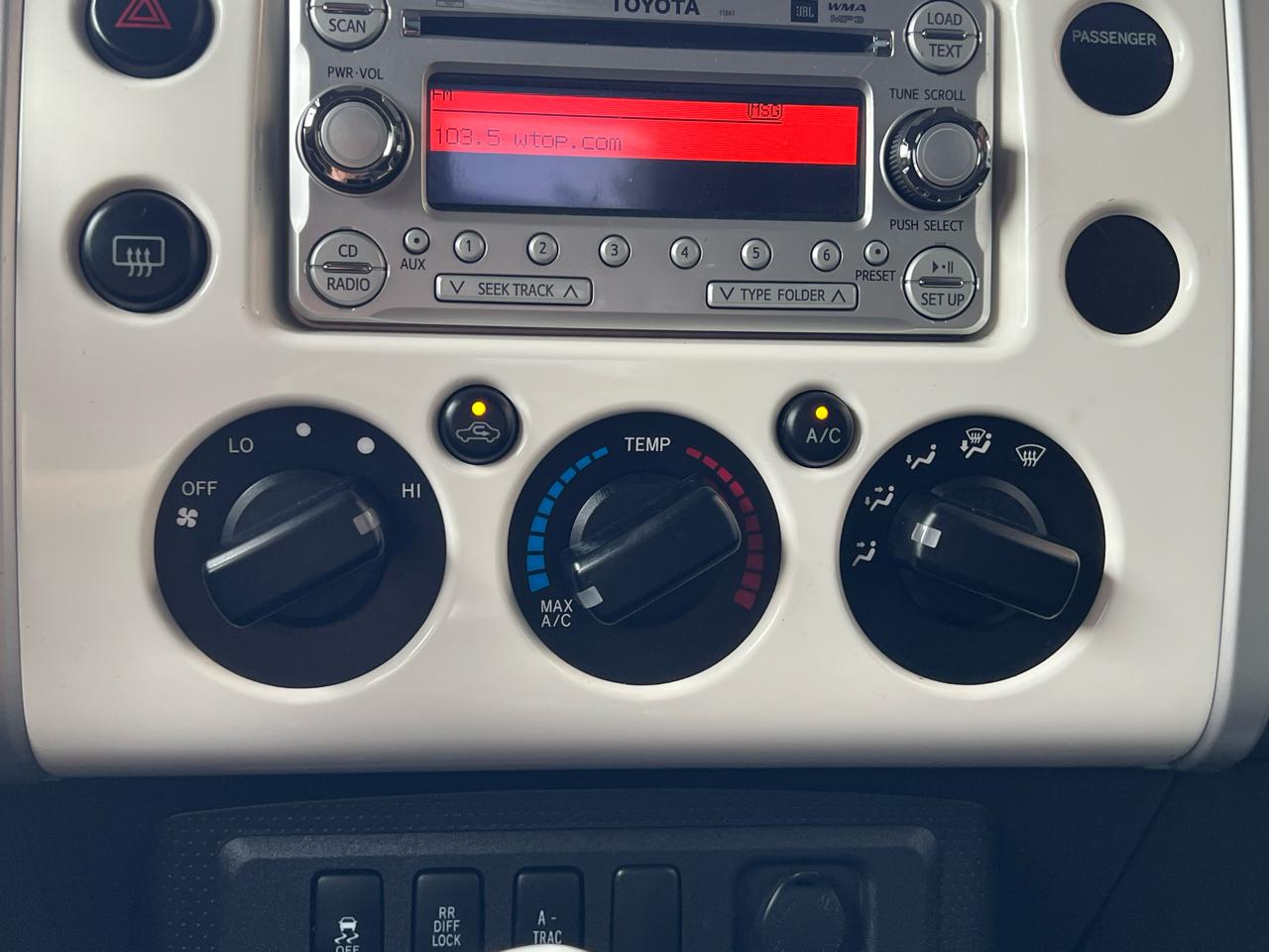 Toyota FJ Cruiser 4WD MT 2013
