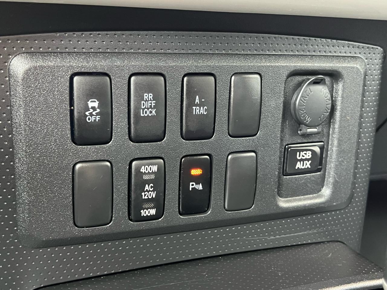 Toyota FJ Cruiser 4WD MT 2013
