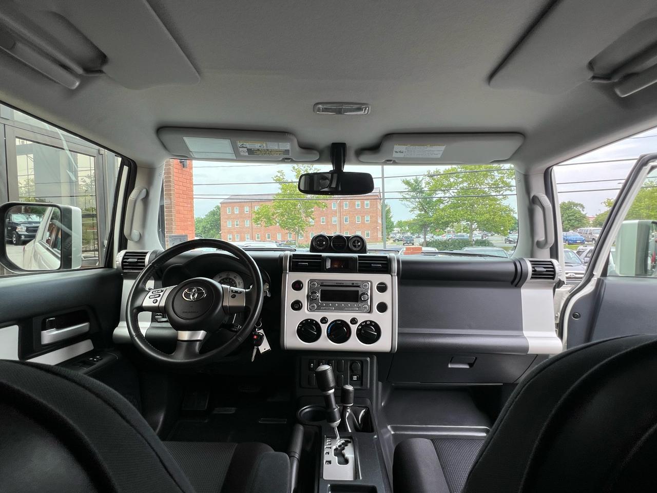 Toyota FJ Cruiser 4WD MT 2013