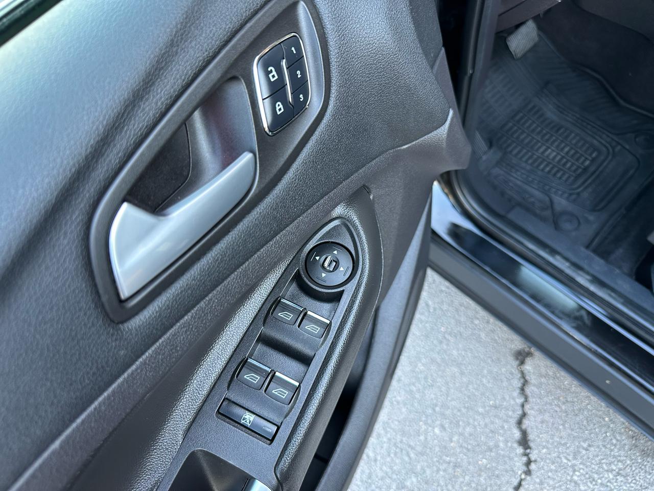 Ford Escape Titanium 4WD 2016