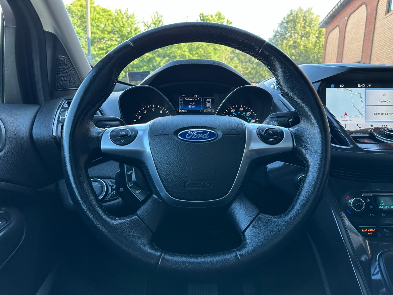 Ford Escape Titanium 4WD 2016