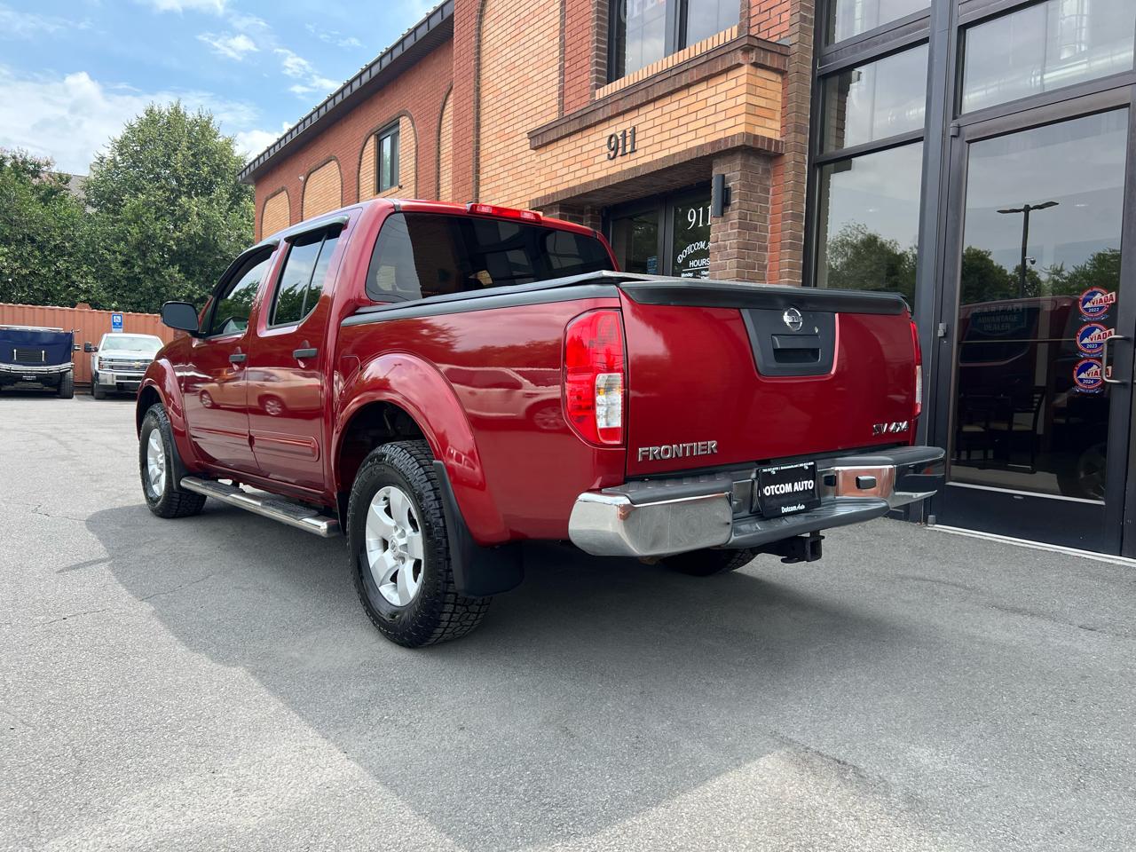 Nissan Frontier SL Crew Cab 4WD 2013