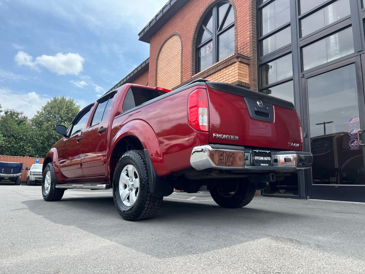 Nissan Frontier SL Crew Cab 4WD 2013