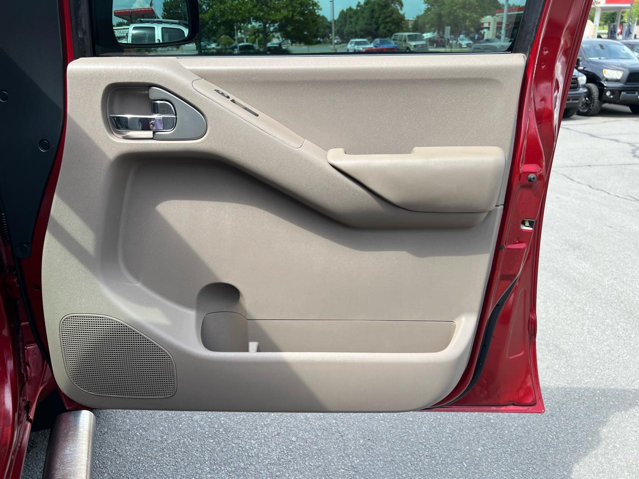 Nissan Frontier SL Crew Cab 4WD 2013