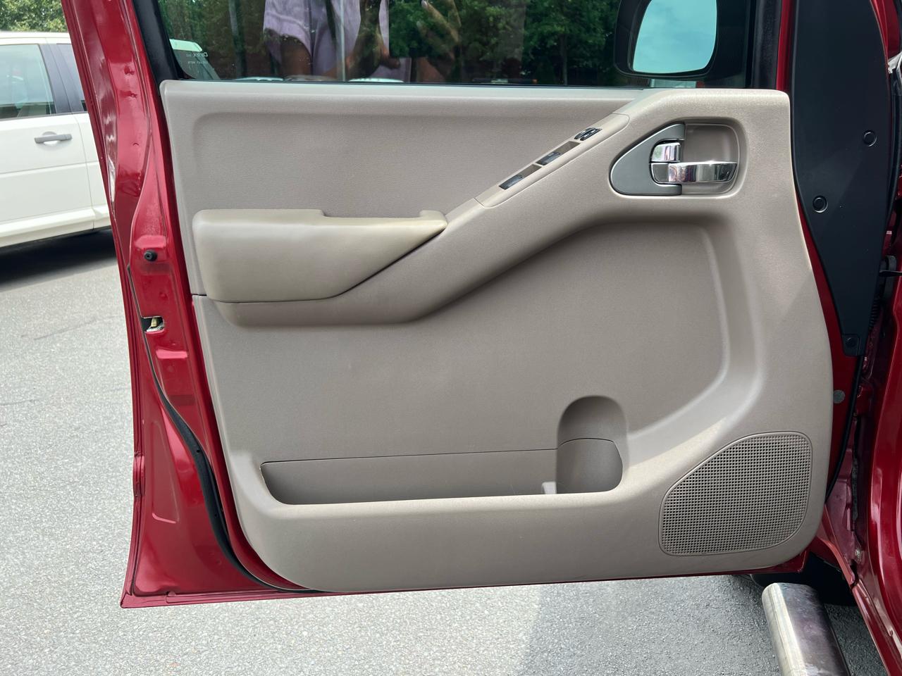 Nissan Frontier SL Crew Cab 4WD 2013