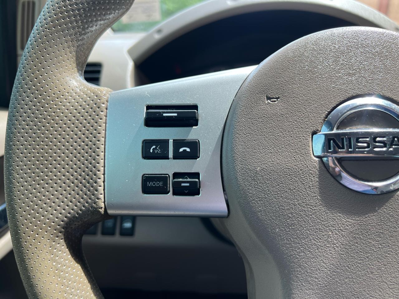 Nissan Frontier SL Crew Cab 4WD 2013
