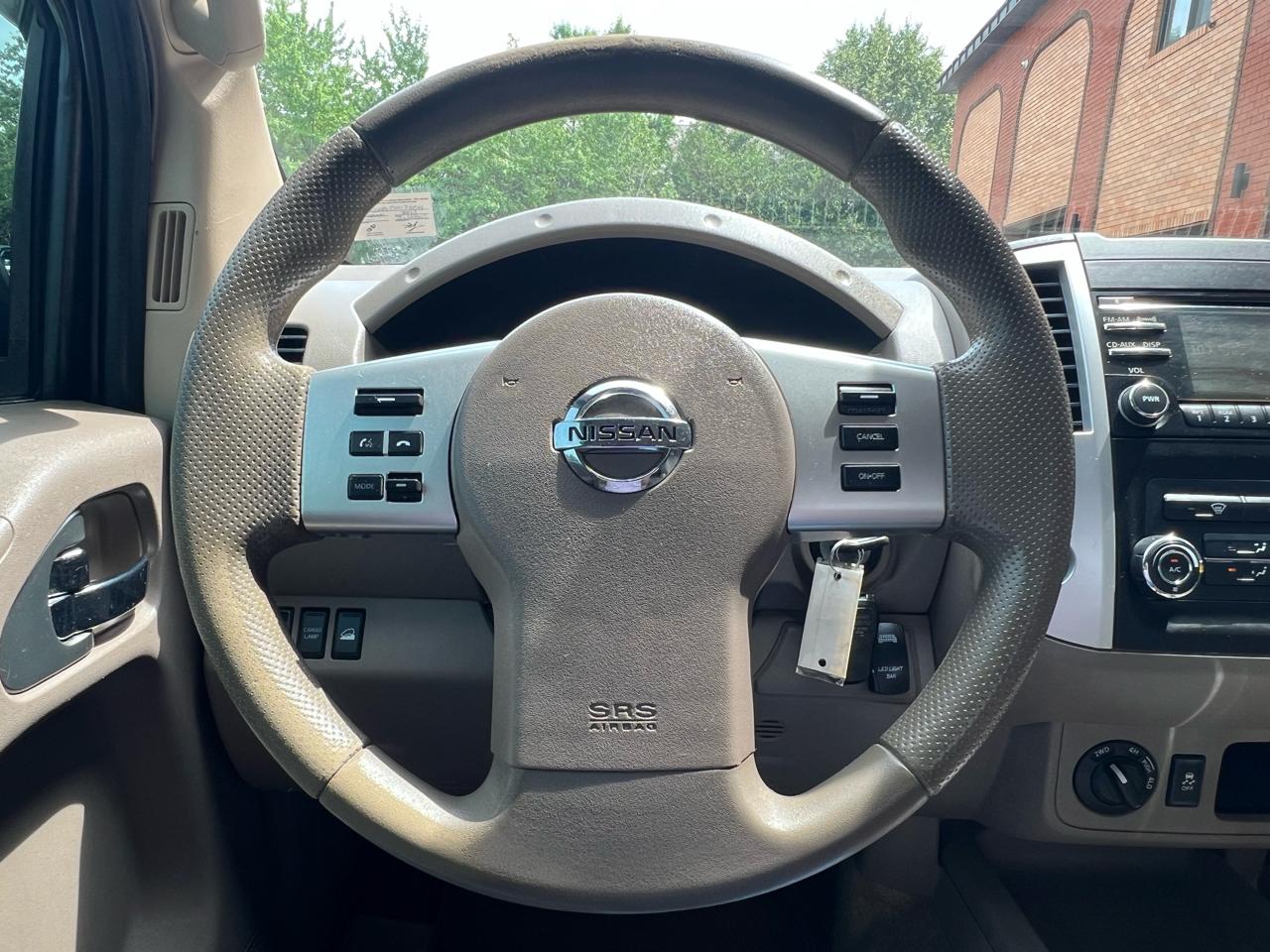 Nissan Frontier SL Crew Cab 4WD 2013