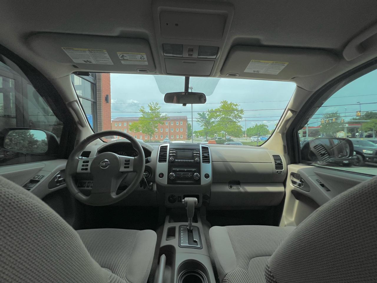 Nissan Frontier SL Crew Cab 4WD 2013