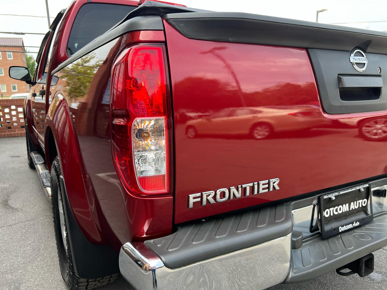 Nissan Frontier SL Crew Cab 4WD 2013