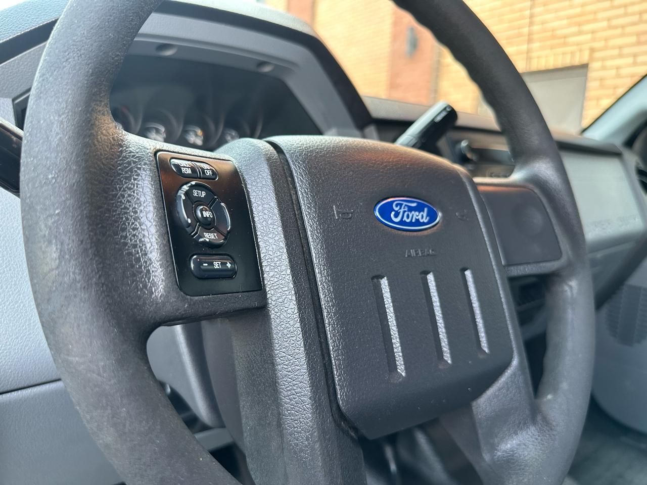 Ford F-250 SD XL SuperCab 4WD 2015