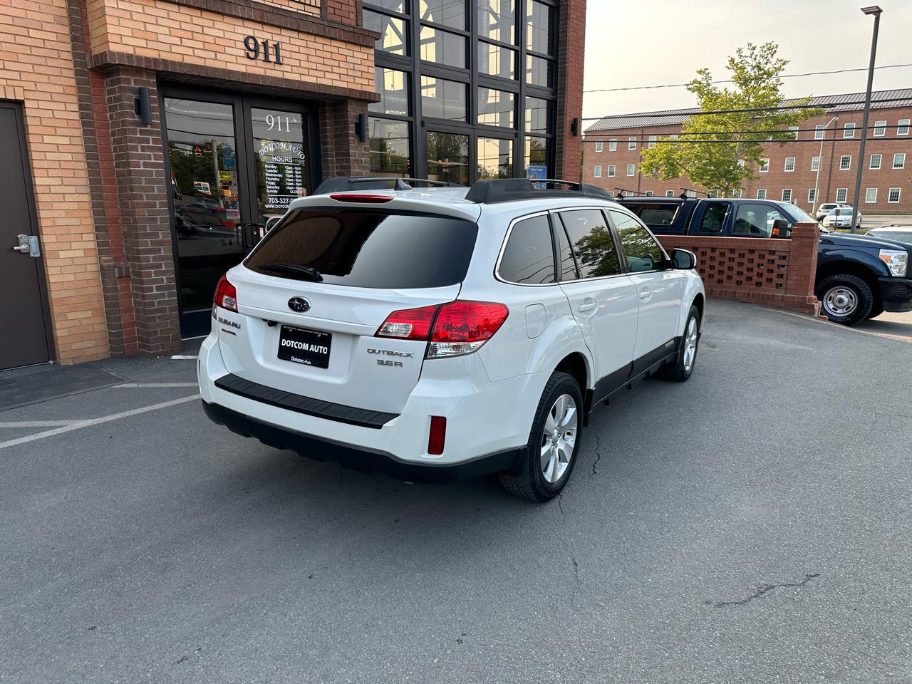 Subaru Outback 3.6R Limited 2011