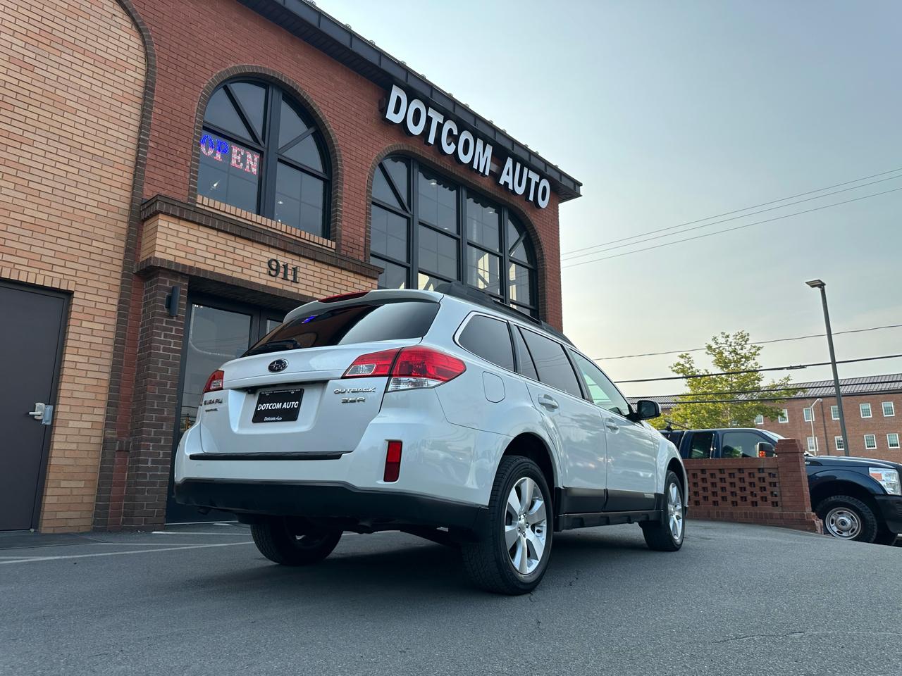 Subaru Outback 3.6R Limited 2011