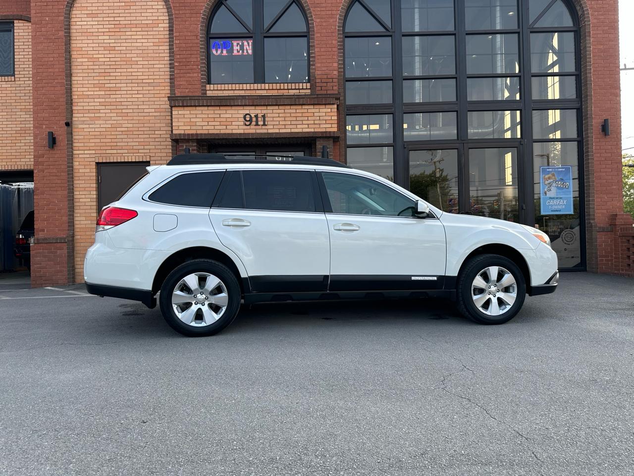 Subaru Outback 3.6R Limited 2011