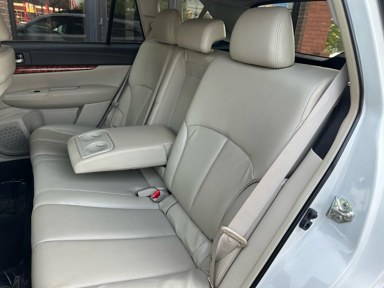 Subaru Outback 3.6R Limited 2011