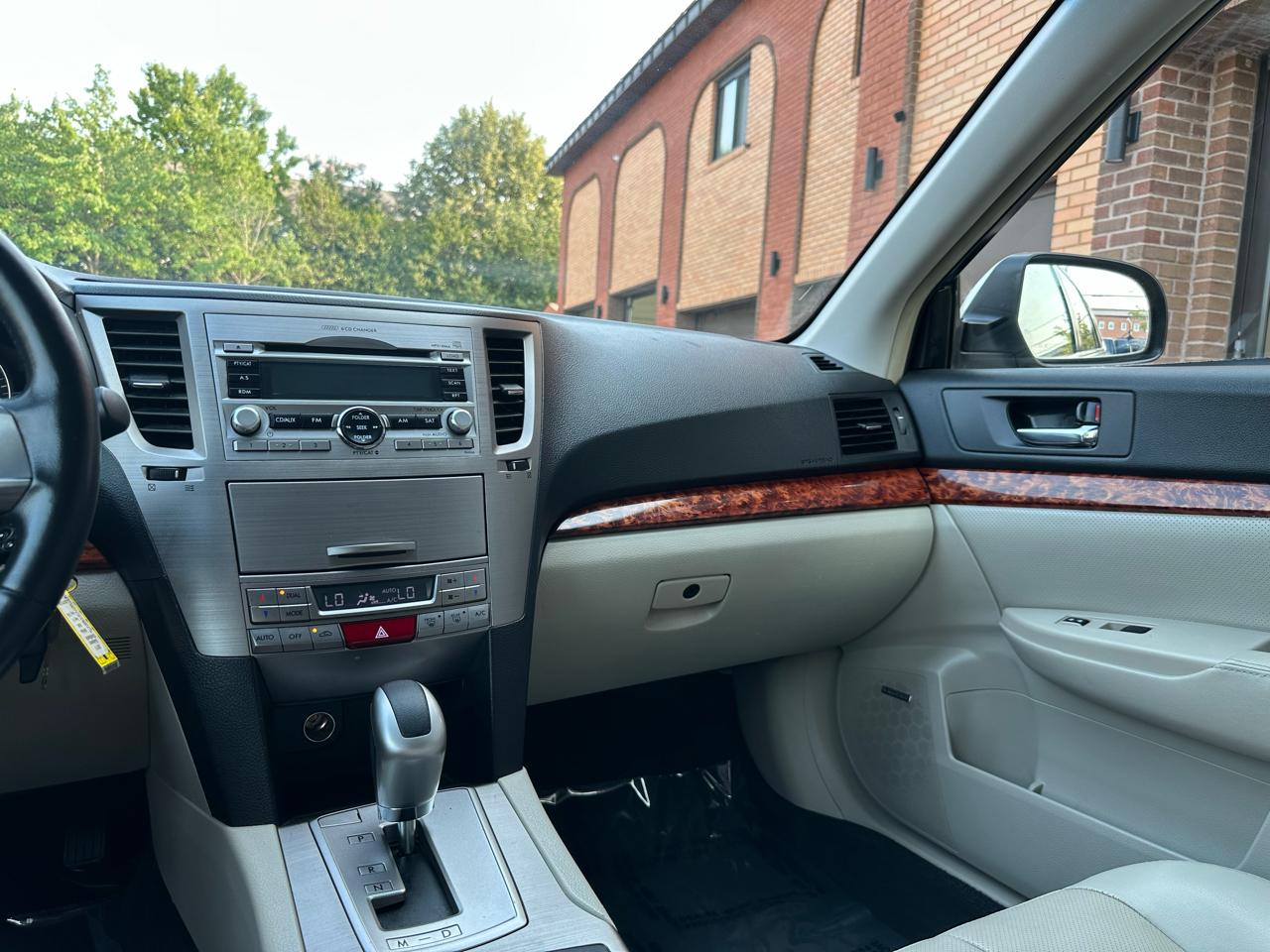 Subaru Outback 3.6R Limited 2011