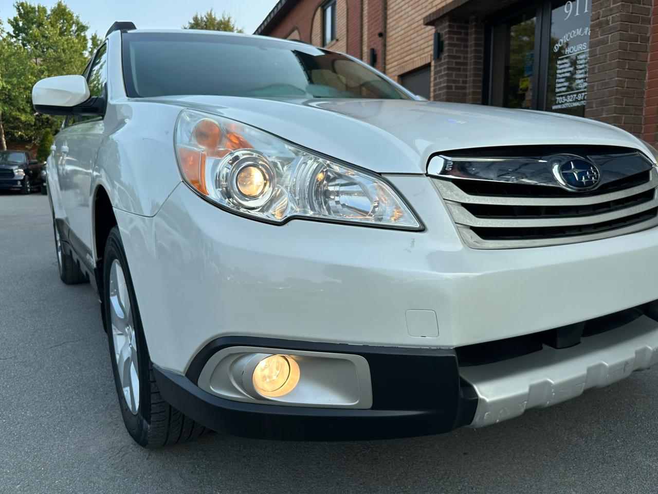 Subaru Outback 3.6R Limited 2011