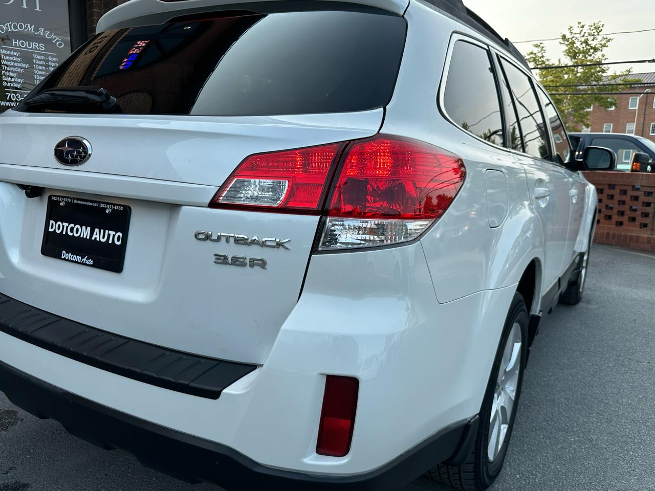 Subaru Outback 3.6R Limited 2011