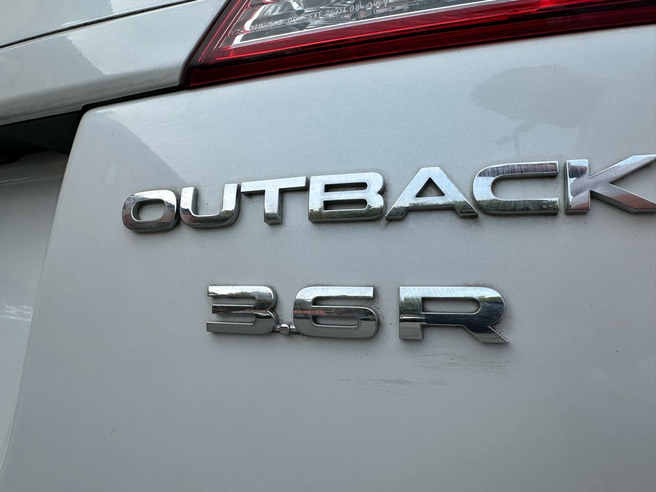 Subaru Outback 3.6R Limited 2011
