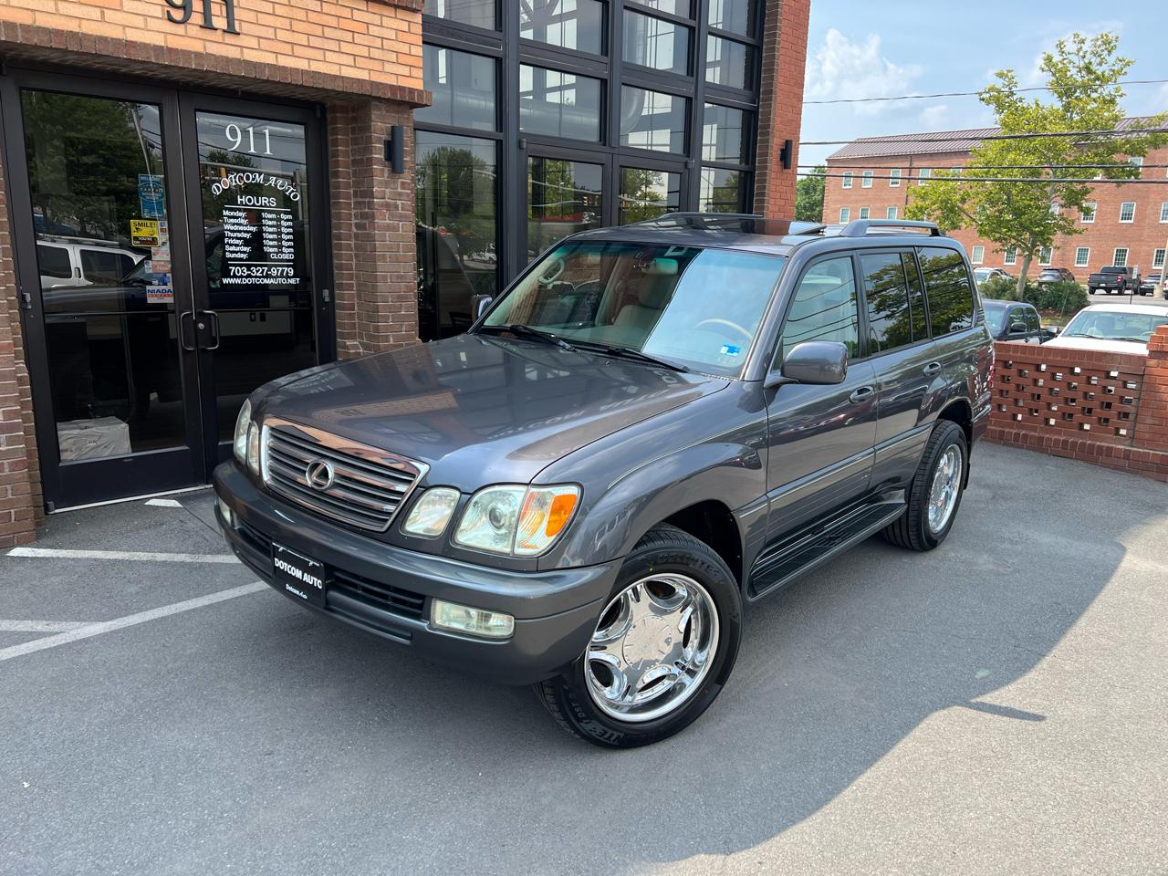 Lexus LX 470 Sport Utility 2005