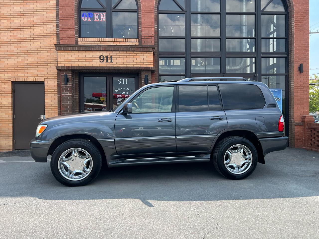 Lexus LX 470 Sport Utility 2005