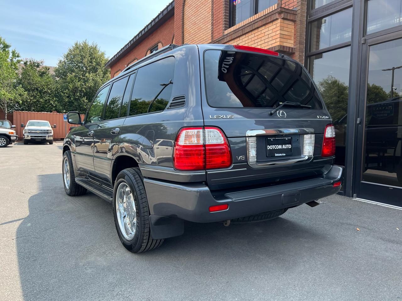 Lexus LX 470 Sport Utility 2005