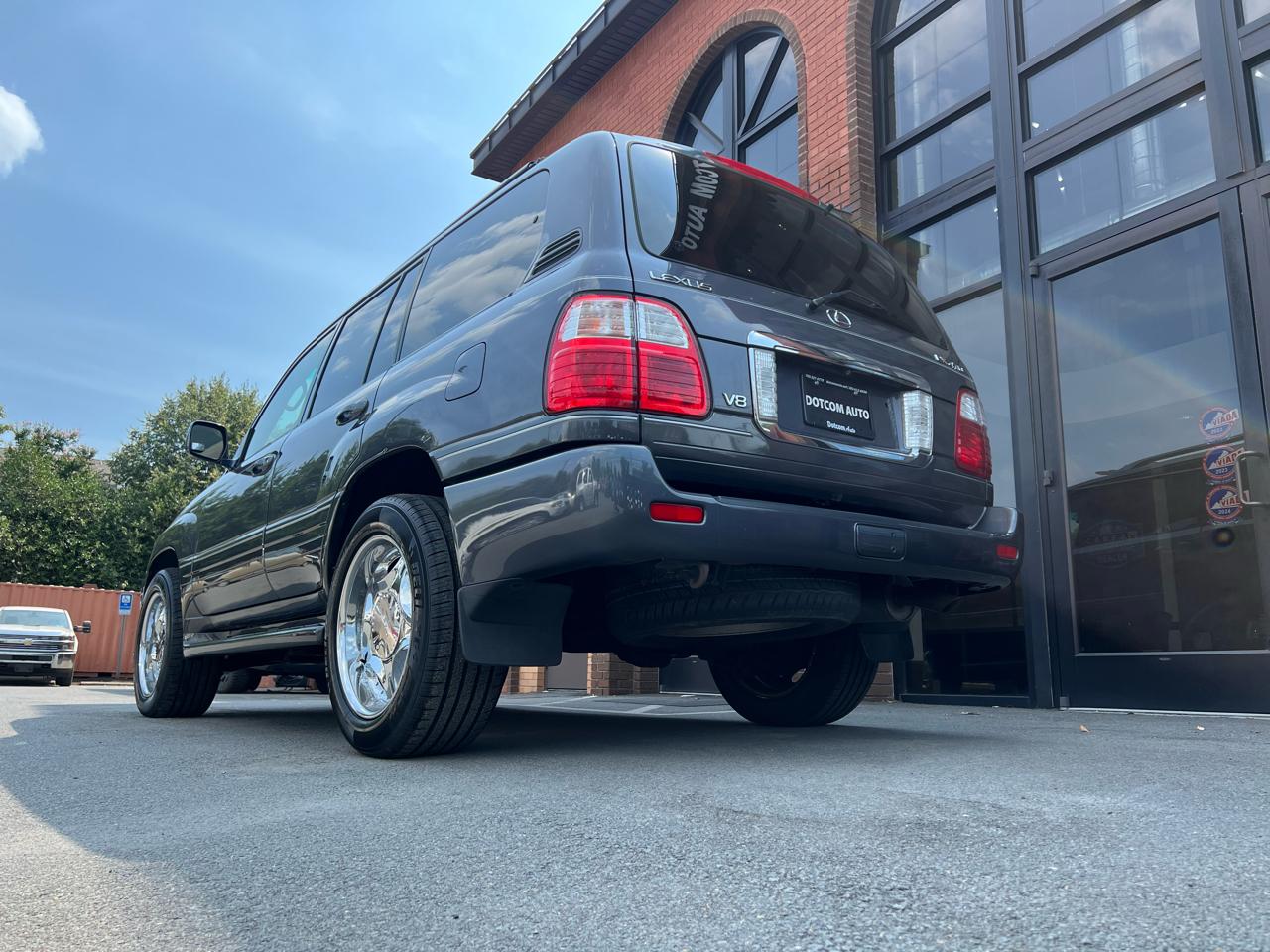 Lexus LX 470 Sport Utility 2005