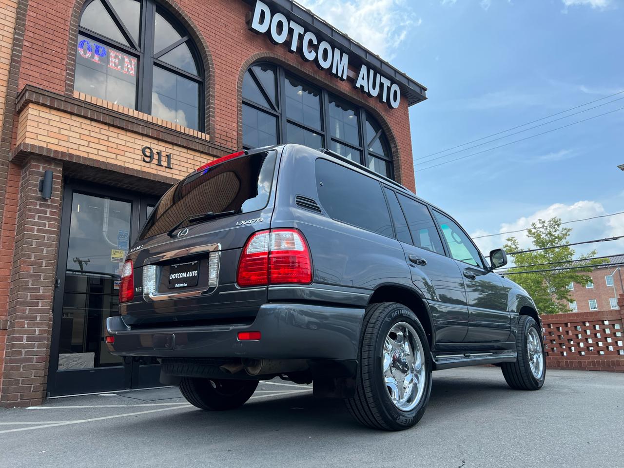 Lexus LX 470 Sport Utility 2005