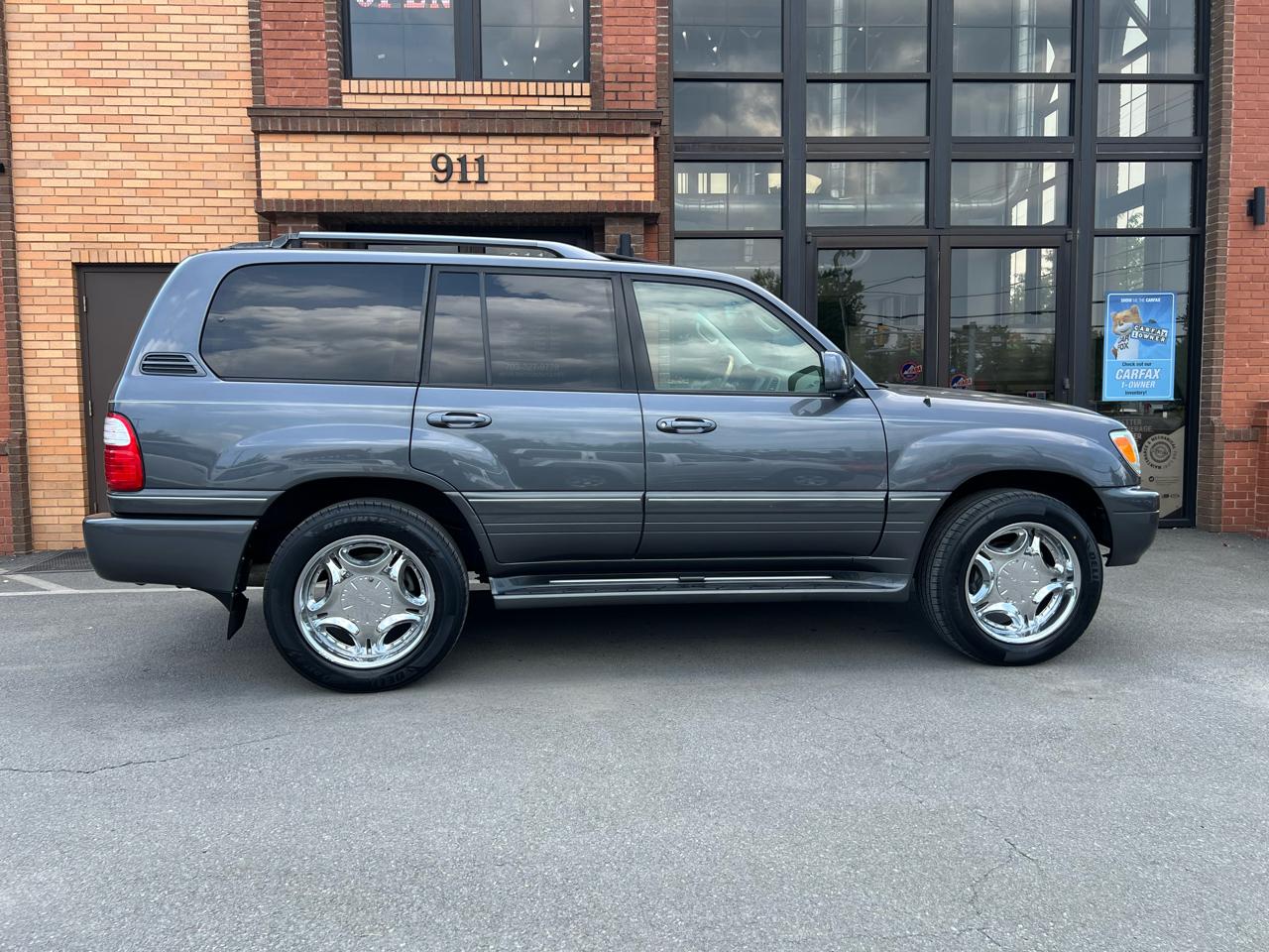 Lexus LX 470 Sport Utility 2005