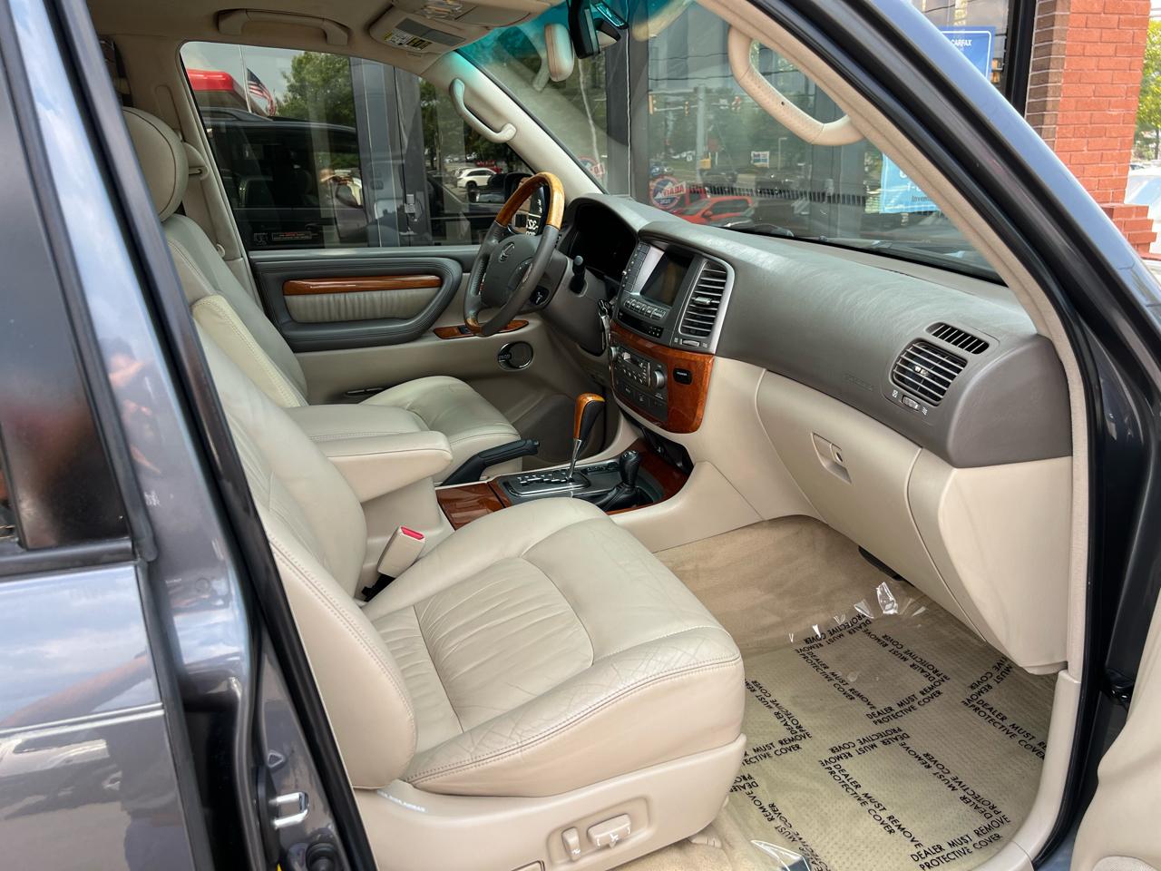 Lexus LX 470 Sport Utility 2005