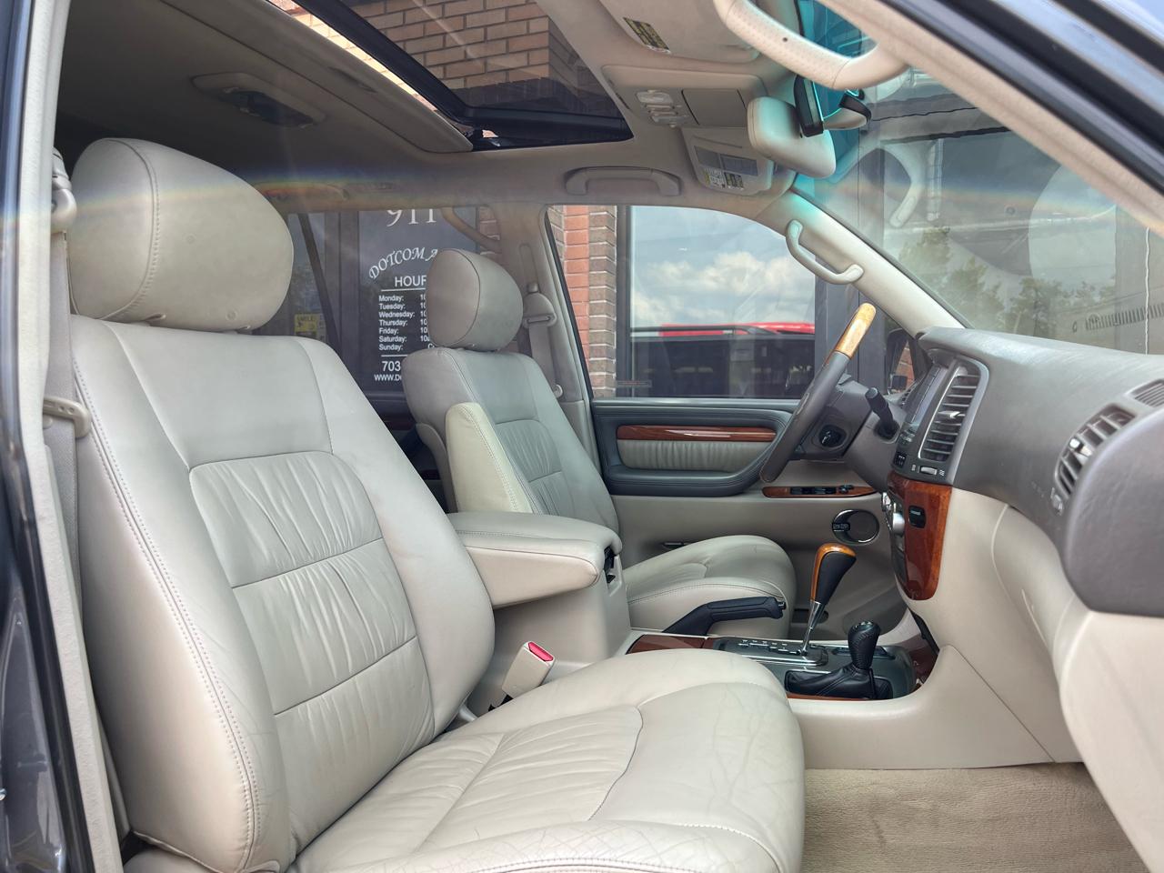 Lexus LX 470 Sport Utility 2005