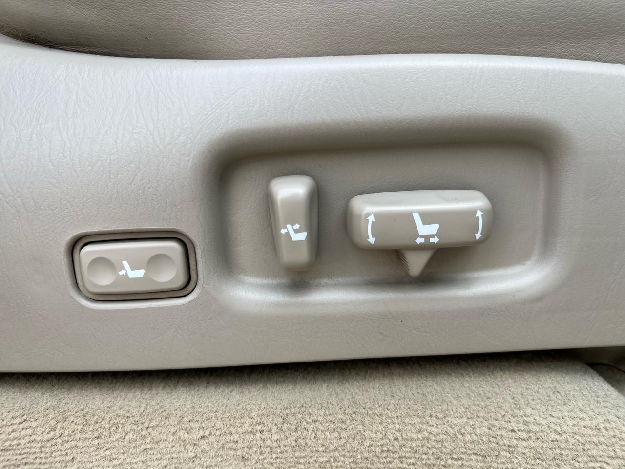 Lexus LX 470 Sport Utility 2005