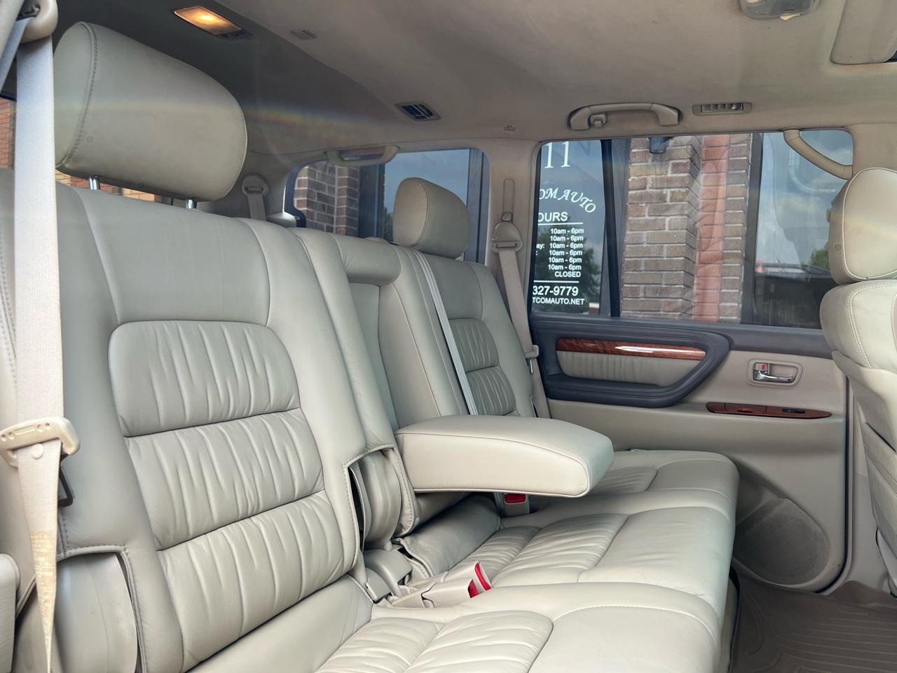 Lexus LX 470 Sport Utility 2005