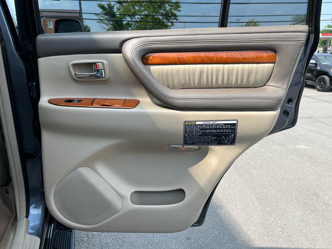 Lexus LX 470 Sport Utility 2005