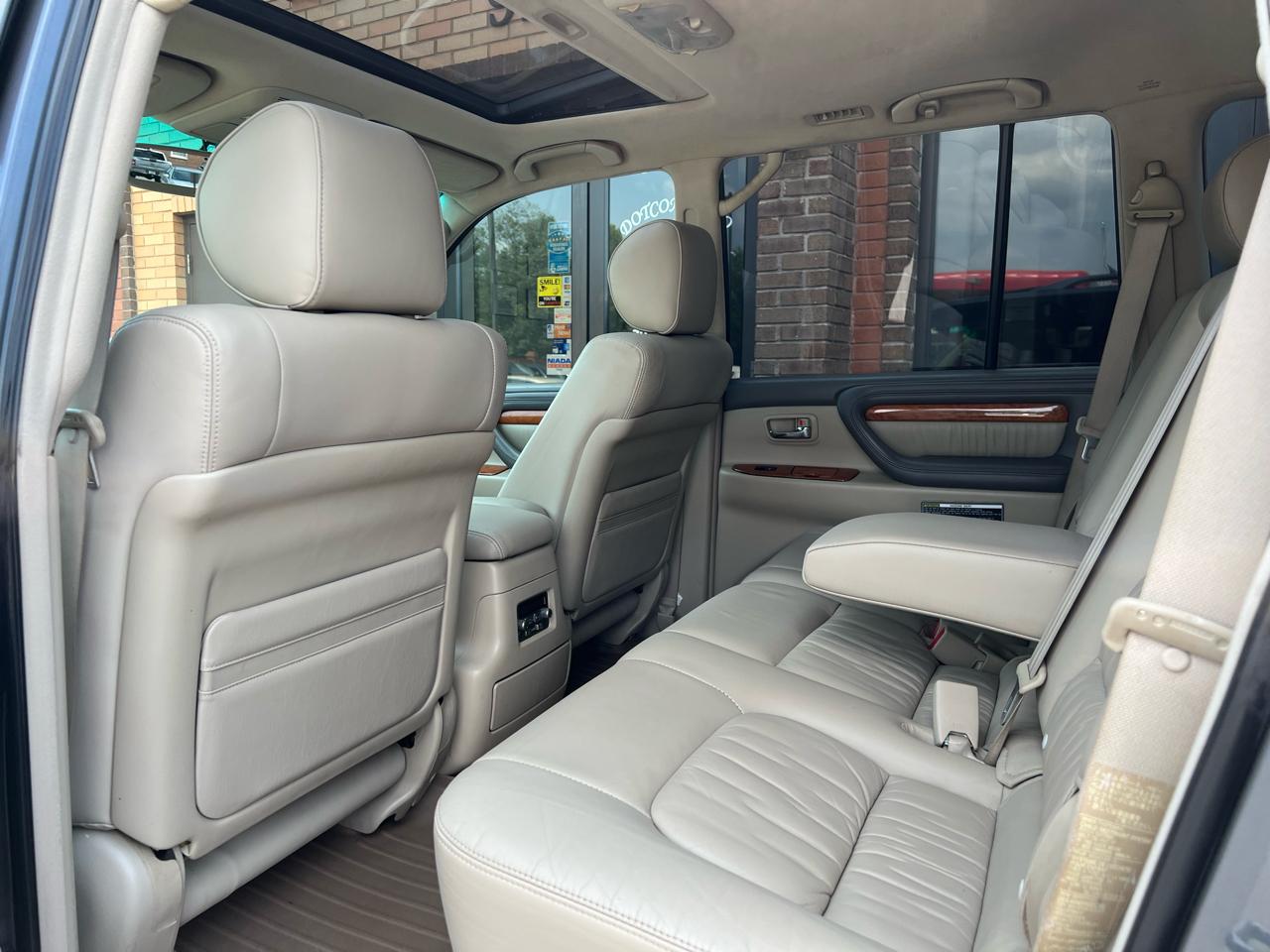 Lexus LX 470 Sport Utility 2005