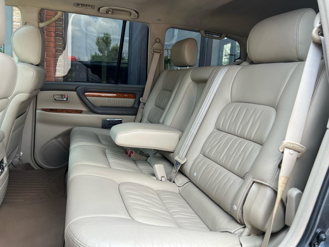 Lexus LX 470 Sport Utility 2005