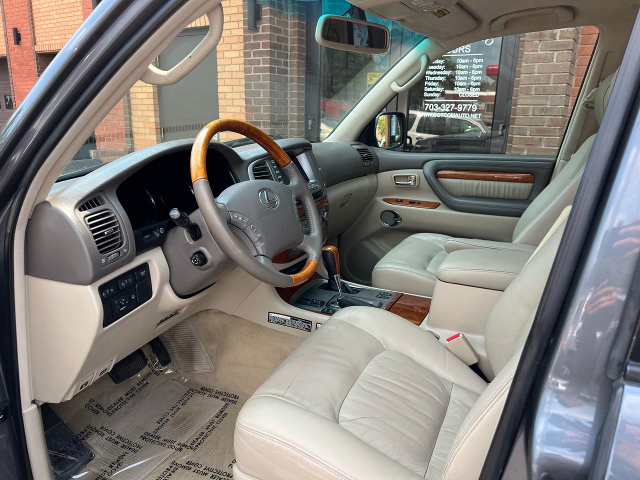 Lexus LX 470 Sport Utility 2005