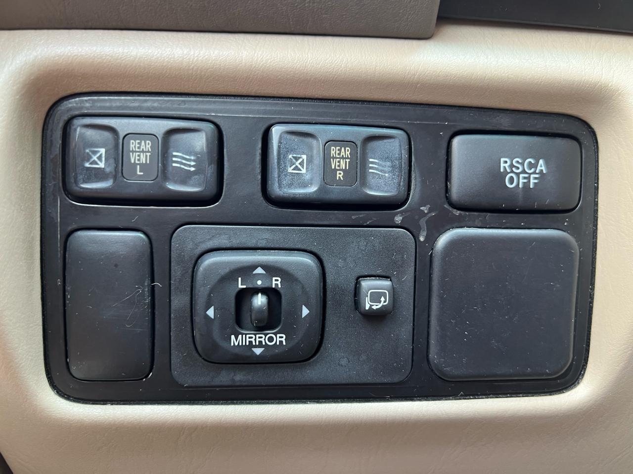 Lexus LX 470 Sport Utility 2005