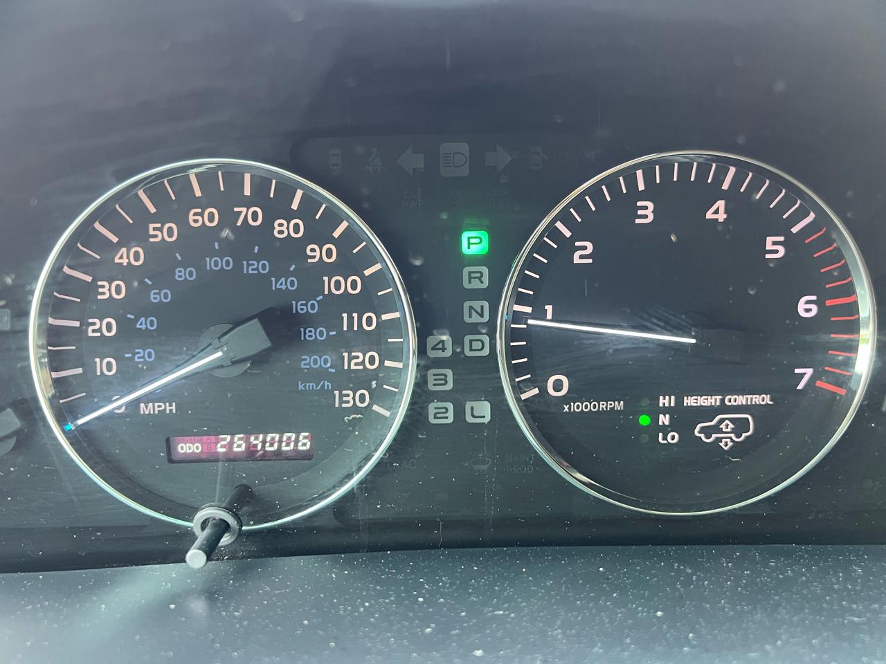 Lexus LX 470 Sport Utility 2005