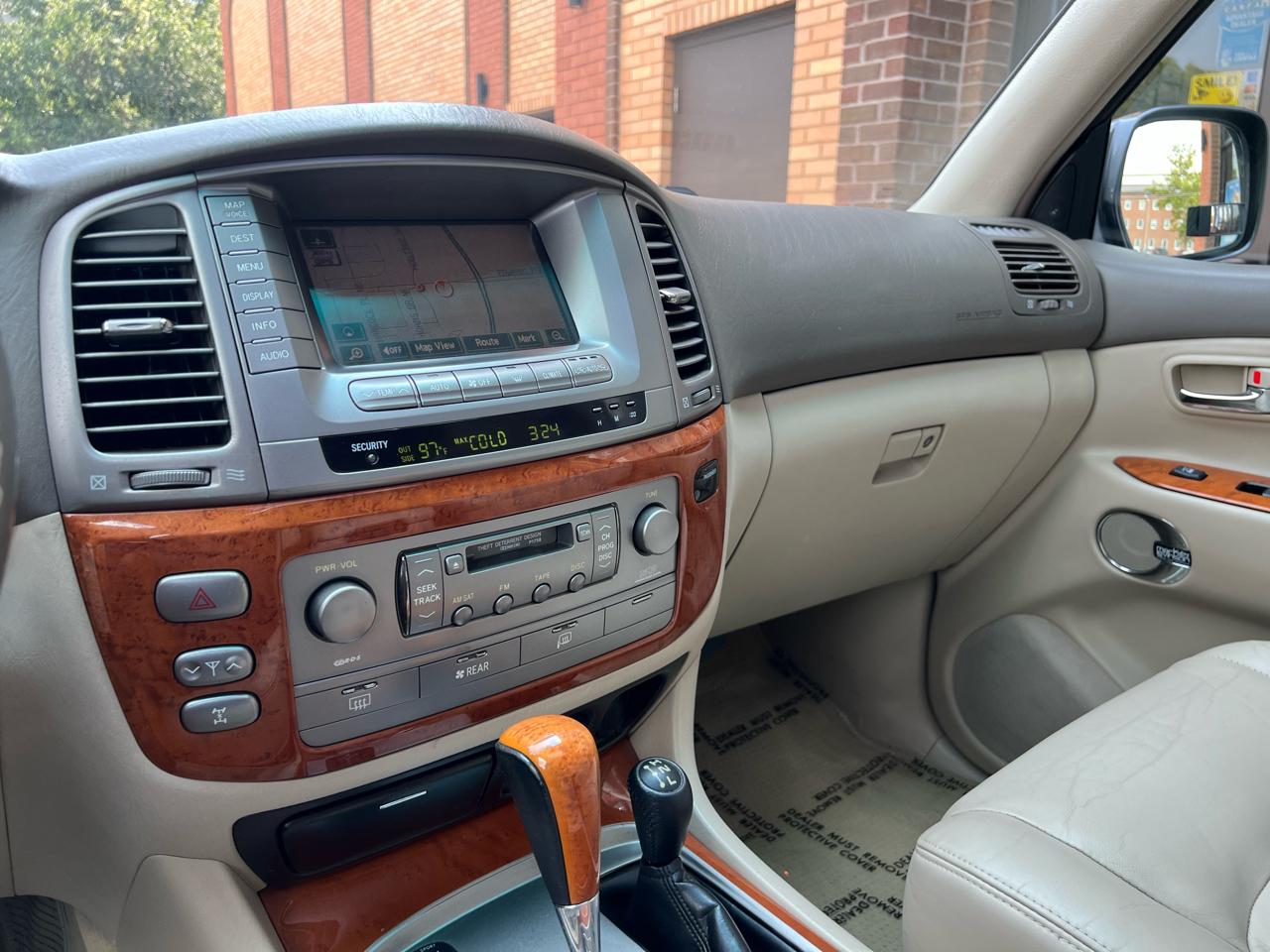 Lexus LX 470 Sport Utility 2005