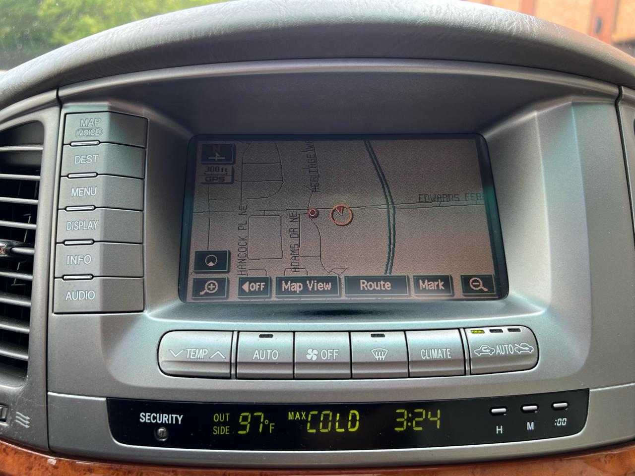 Lexus LX 470 Sport Utility 2005
