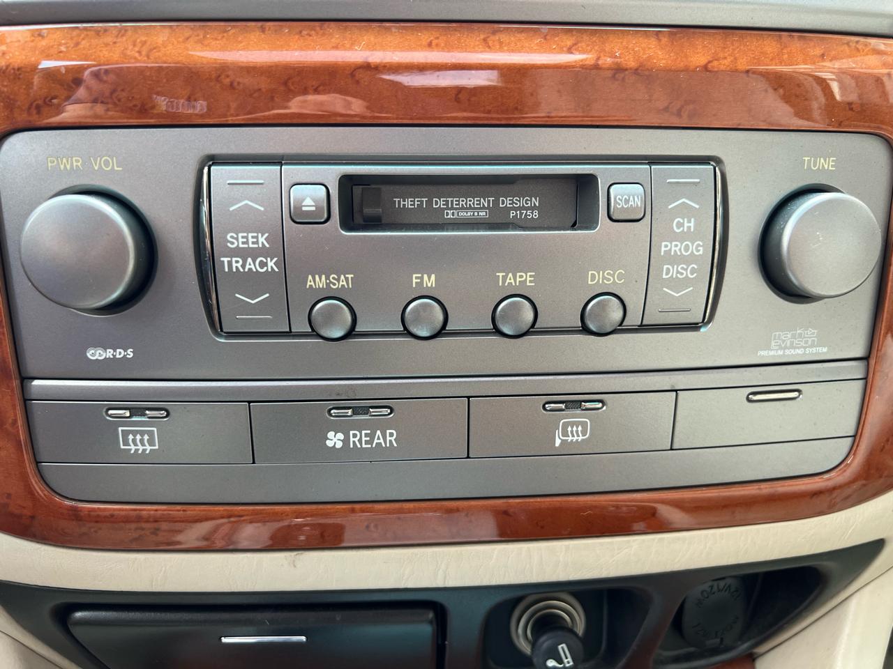 Lexus LX 470 Sport Utility 2005