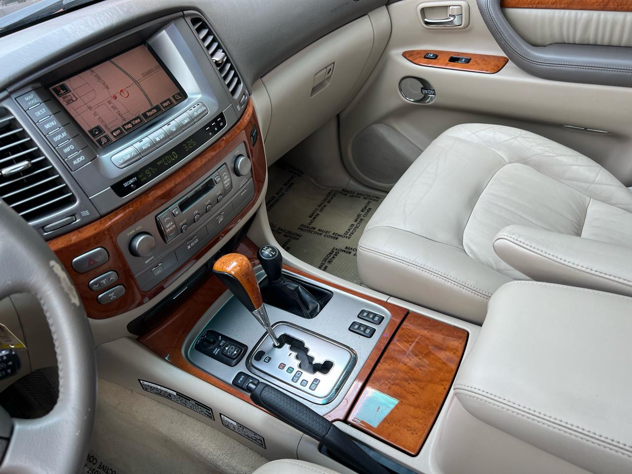 Lexus LX 470 Sport Utility 2005
