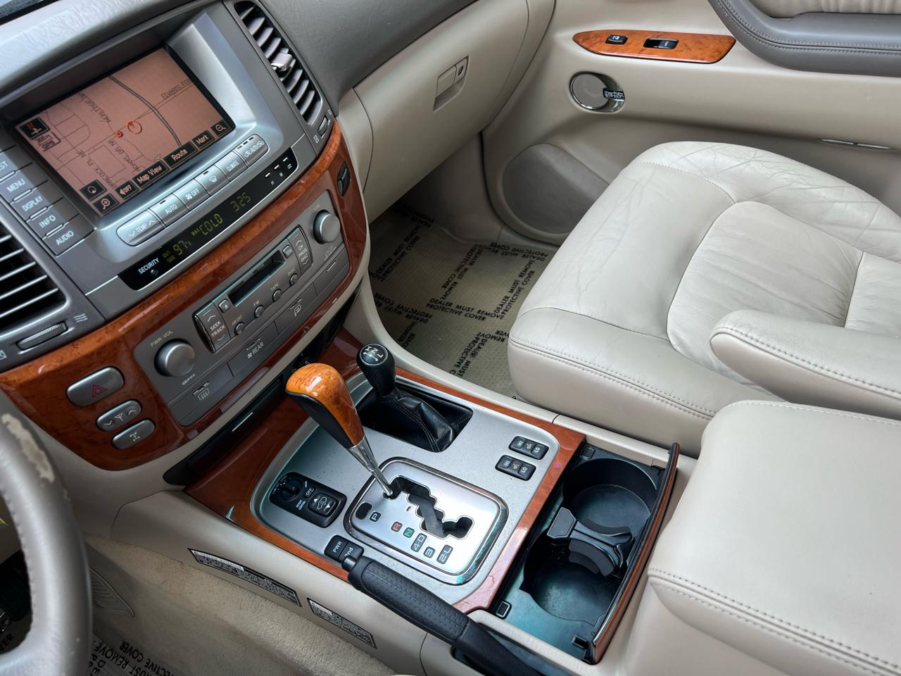 Lexus LX 470 Sport Utility 2005