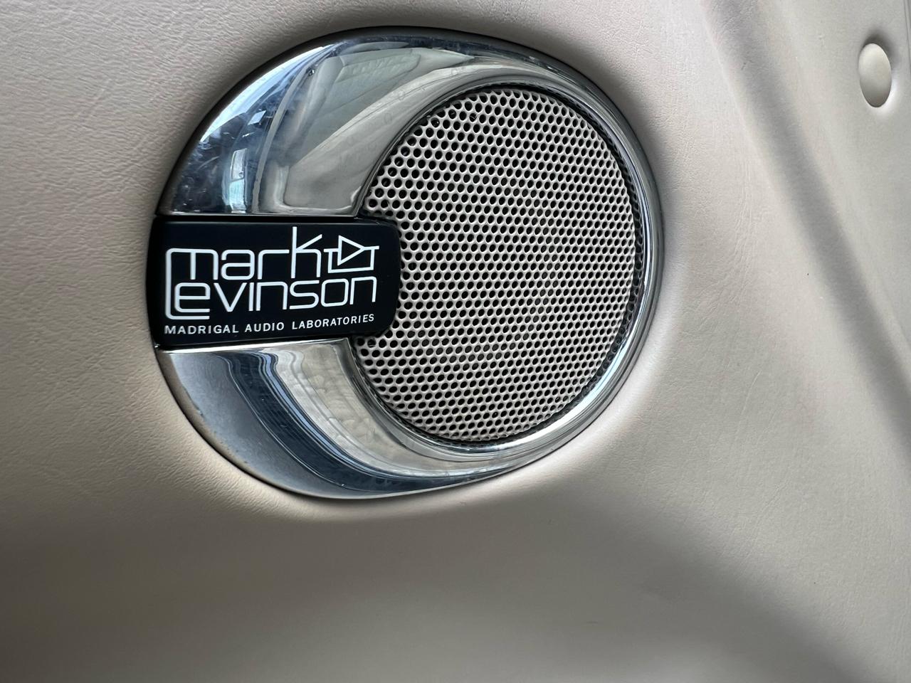 Lexus LX 470 Sport Utility 2005