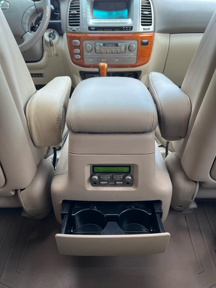 Lexus LX 470 Sport Utility 2005