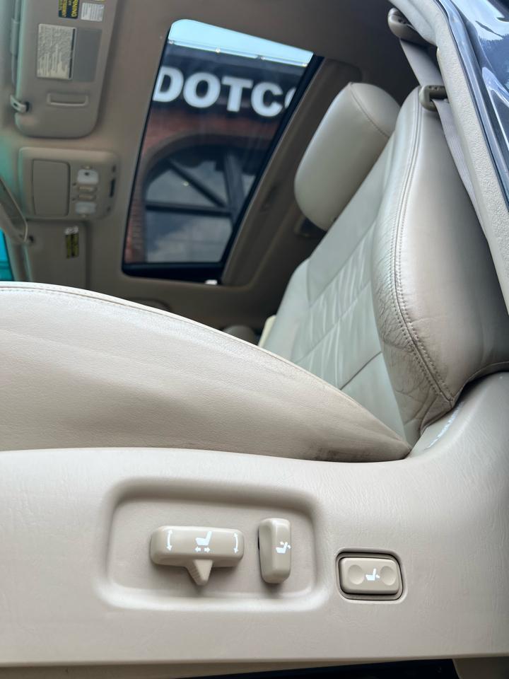 Lexus LX 470 Sport Utility 2005