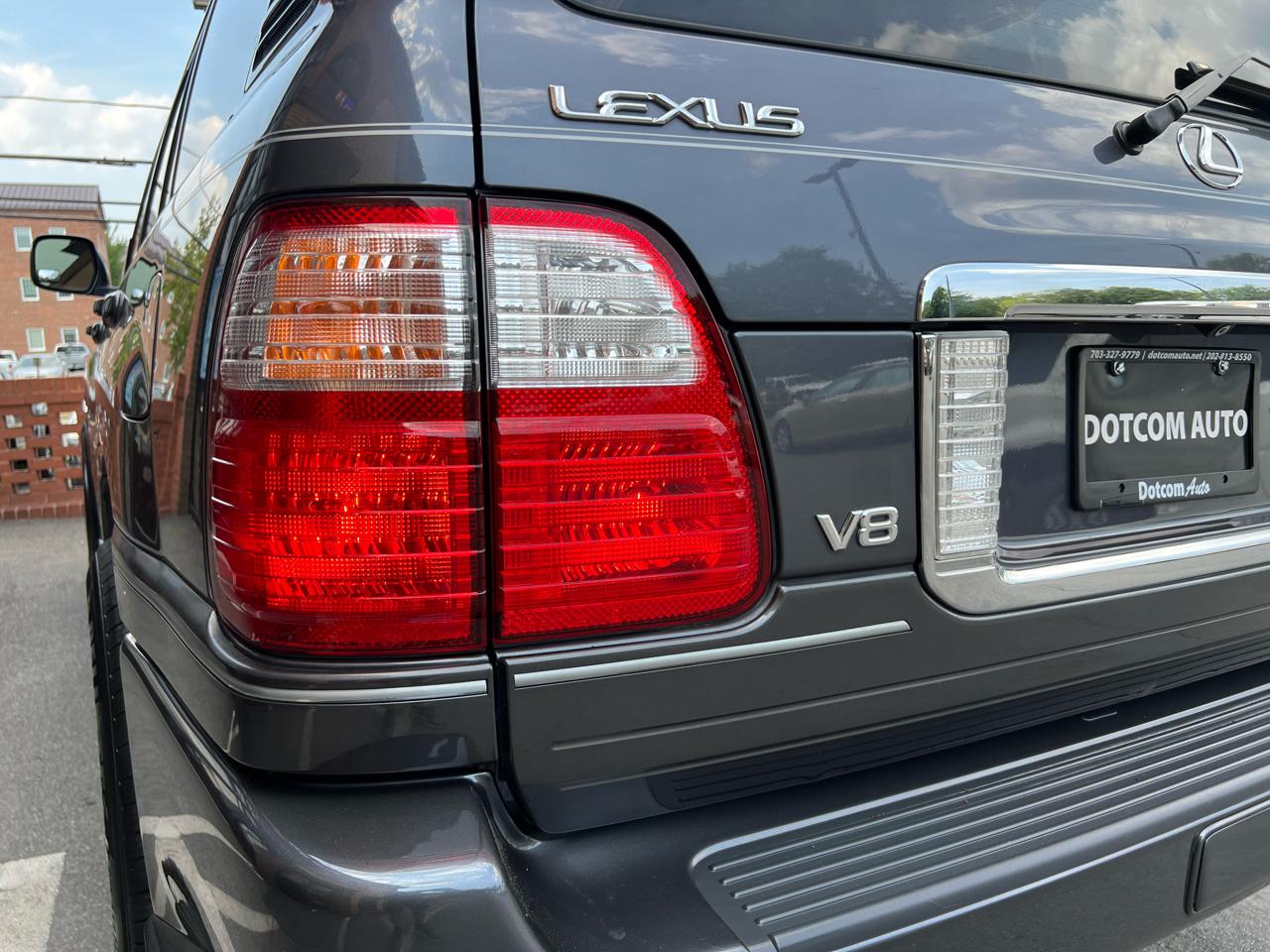 Lexus LX 470 Sport Utility 2005