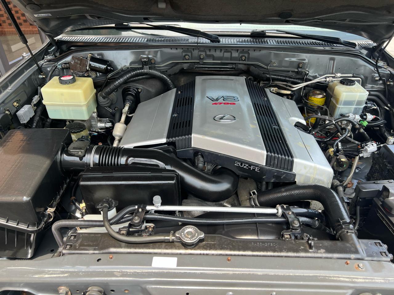 Lexus LX 470 Sport Utility 2005