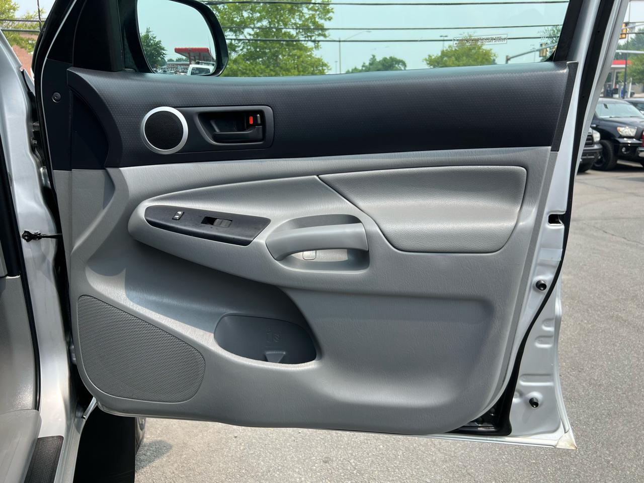 Toyota Tacoma Access Cab V6 Auto 4WD 2012