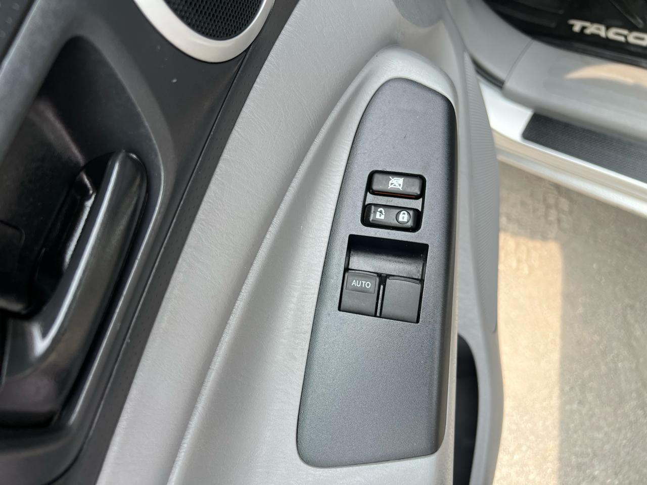 Toyota Tacoma Access Cab V6 Auto 4WD 2012
